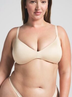 SKIMS Ultimate Push Up Plunge Bra 42DD